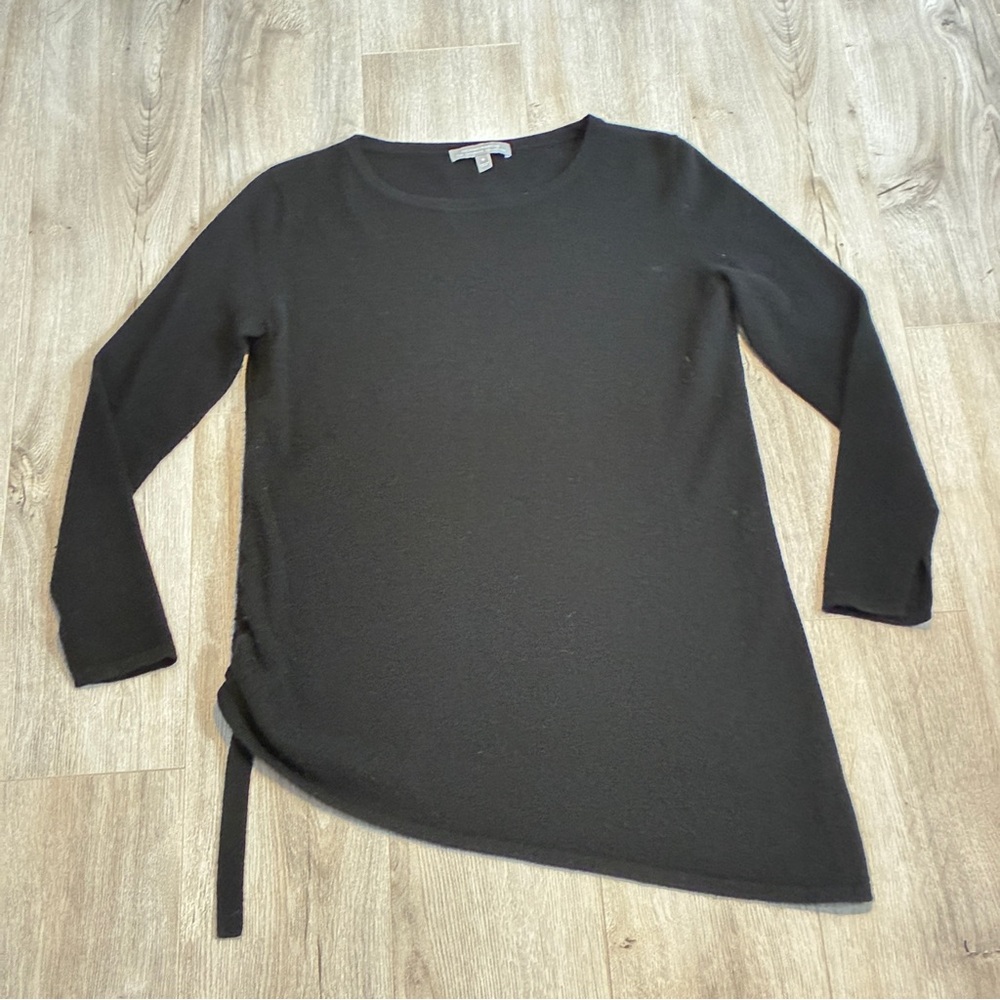Cashmere Neiman Marcus Black Asymmetrical Hem sweater